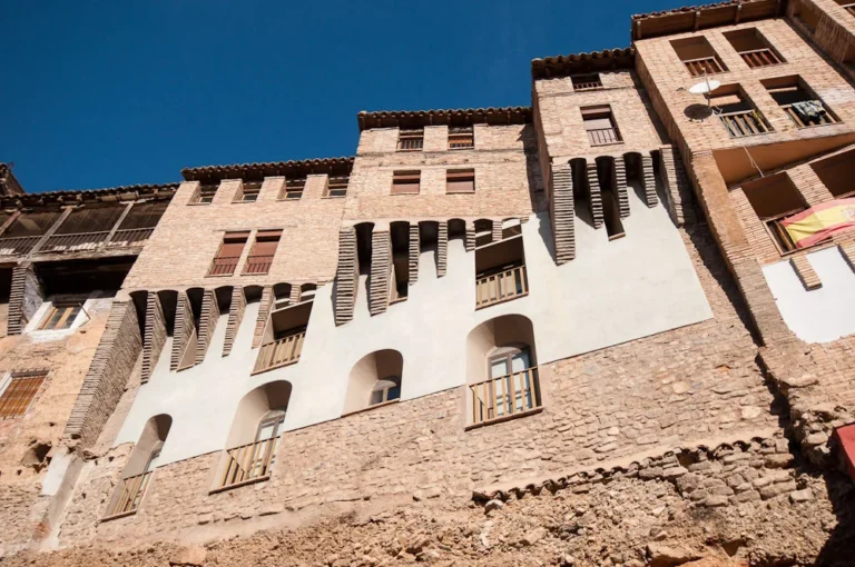 Las casas colgadas de Tarazona: la estampa más famosa