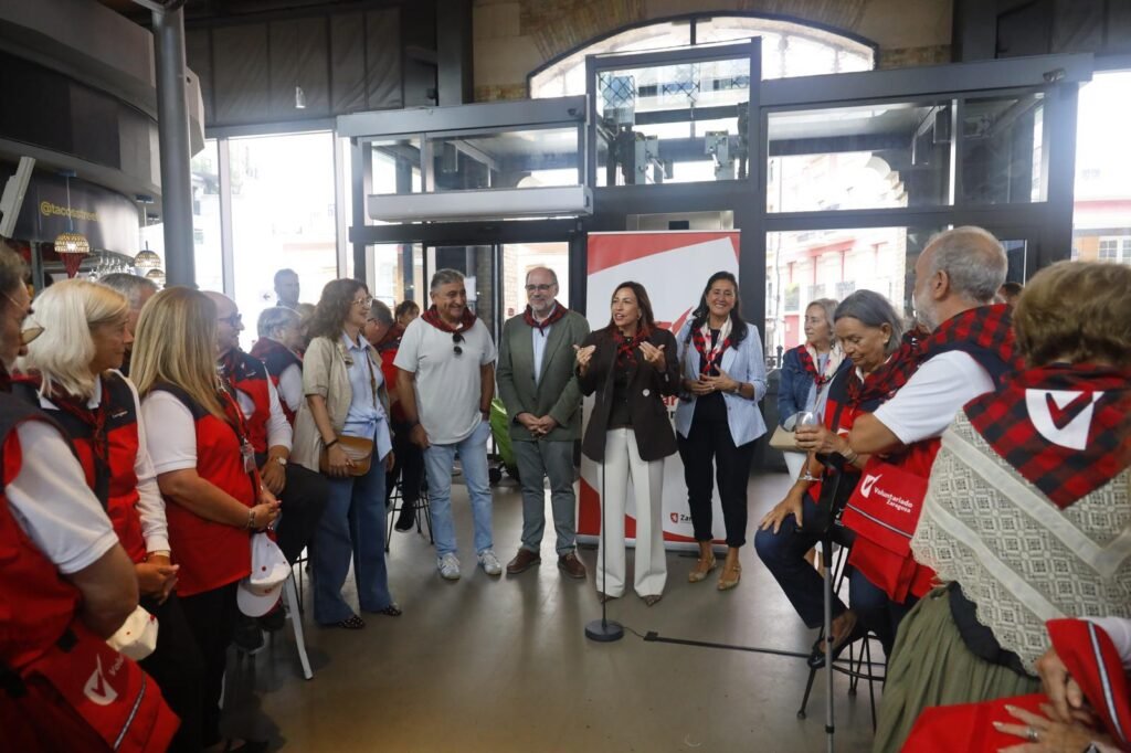 Cerca de 650 voluntarios se vuelcan en la gran cita festiva zaragozana