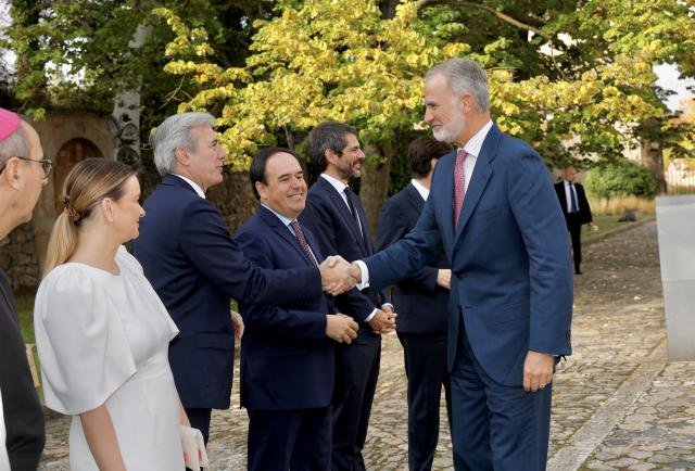 Jorge Azcón propone una cumbre anual entre los territorios de la Corona de Aragón