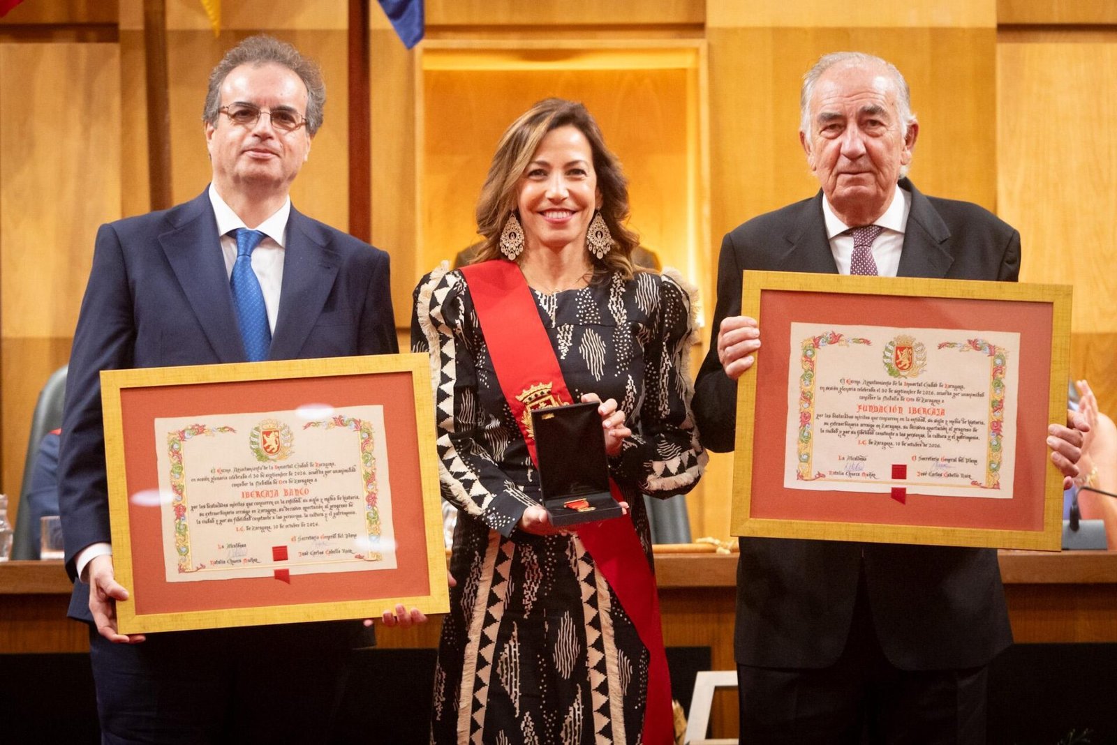 Zaragoza entrega su Medalla de Oro a Ibercaja en su 150 aniversario